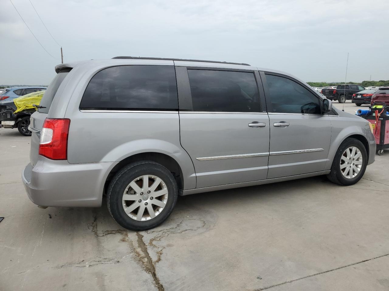2014 CHRYSLER TOWN & COU - Фото 3