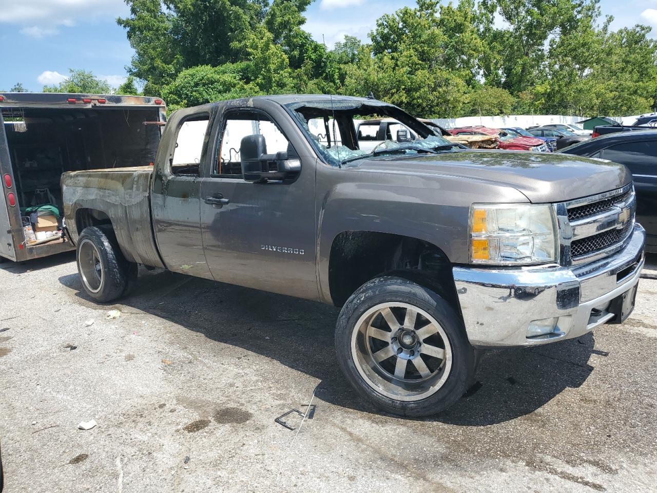 2013 CHEVROLET SILVERADO - Image 4