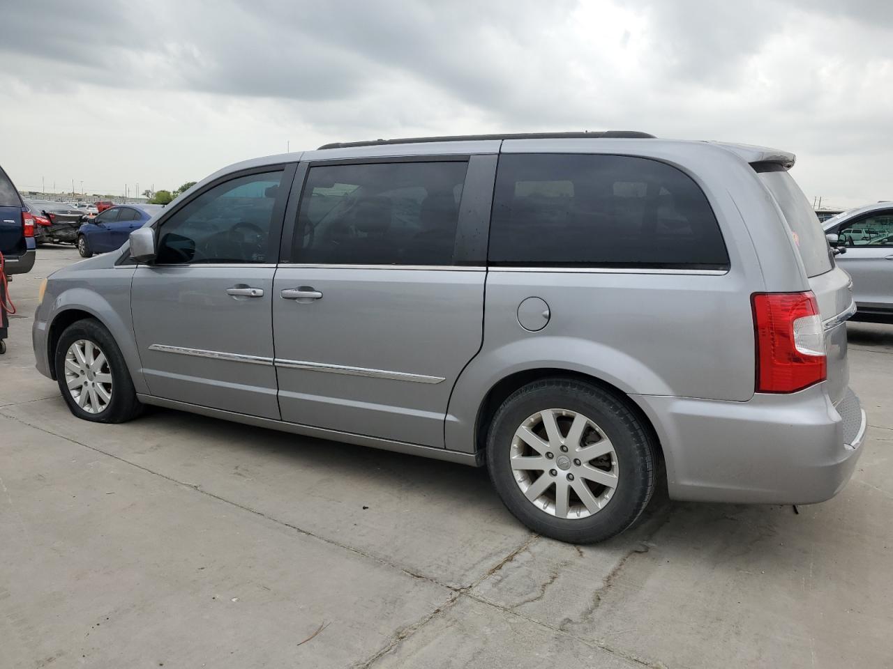 2014 CHRYSLER TOWN & COU - Фото 2