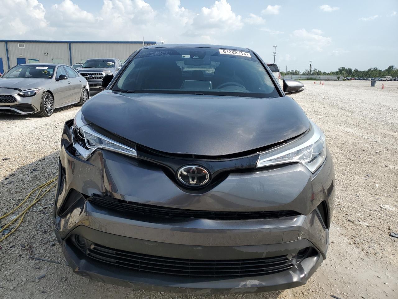 2019 TOYOTA C-HR XLE - Фото 5