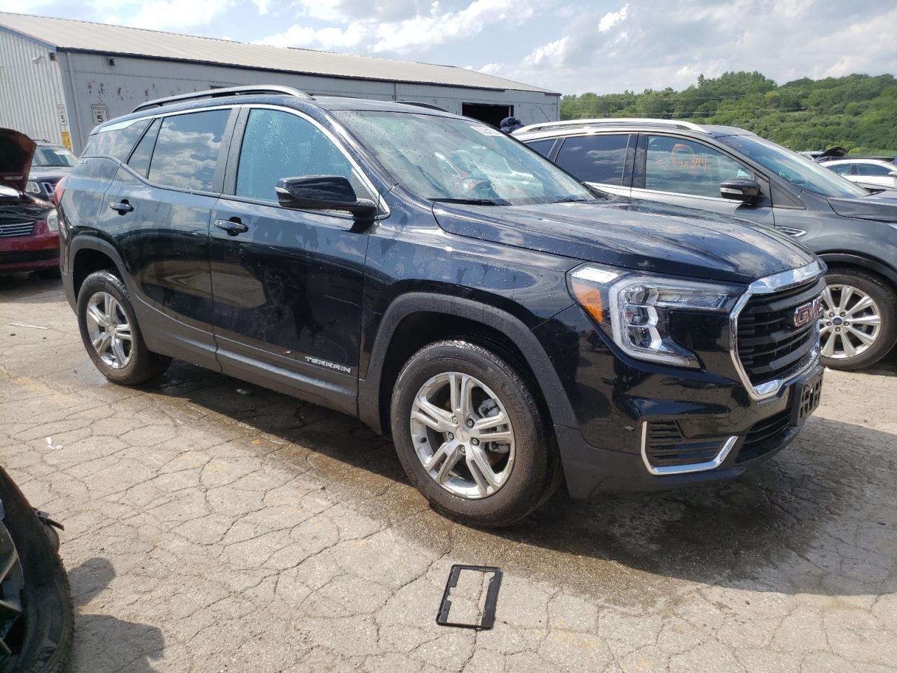2023 GMC TERRAIN SL - Image 4