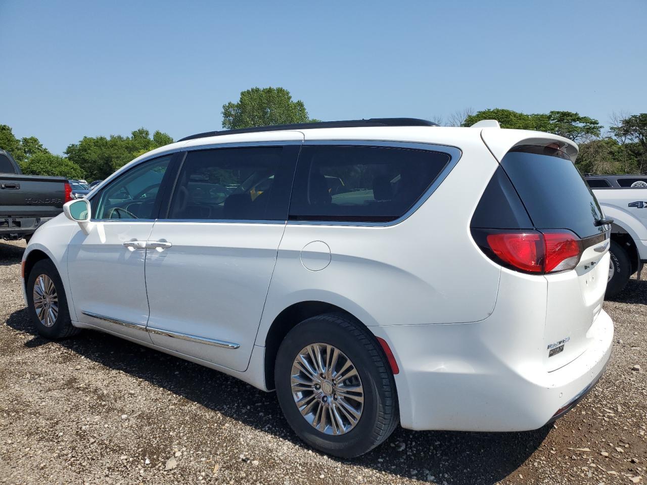 2017 CHRYSLER PACIFICA T - Image 2