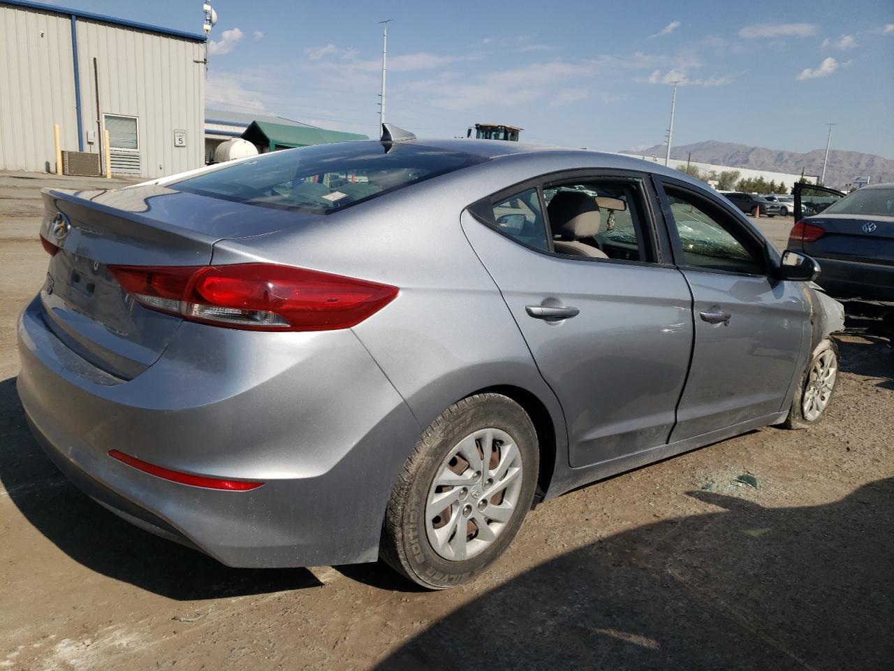 2017 HYUNDAI ELANTRA SE - Image 3