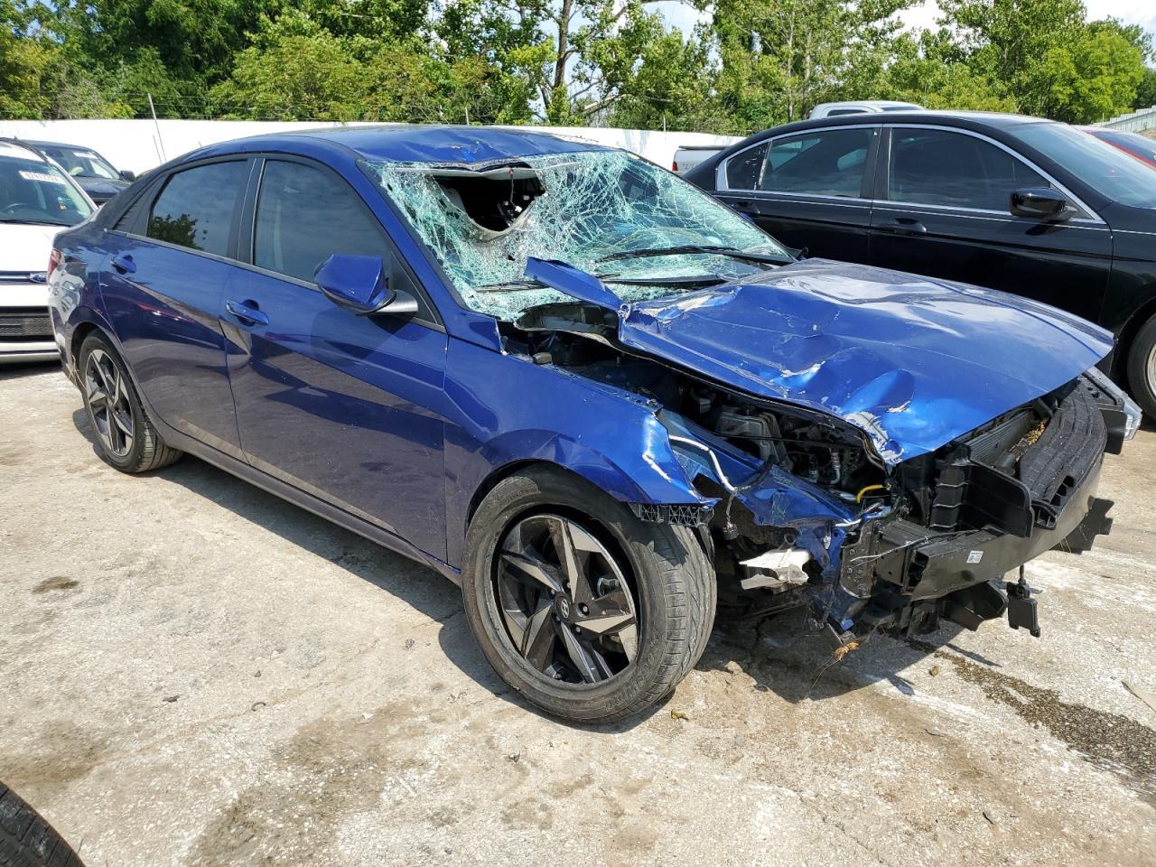 2023 HYUNDAI ELANTRA SE - Фото 4