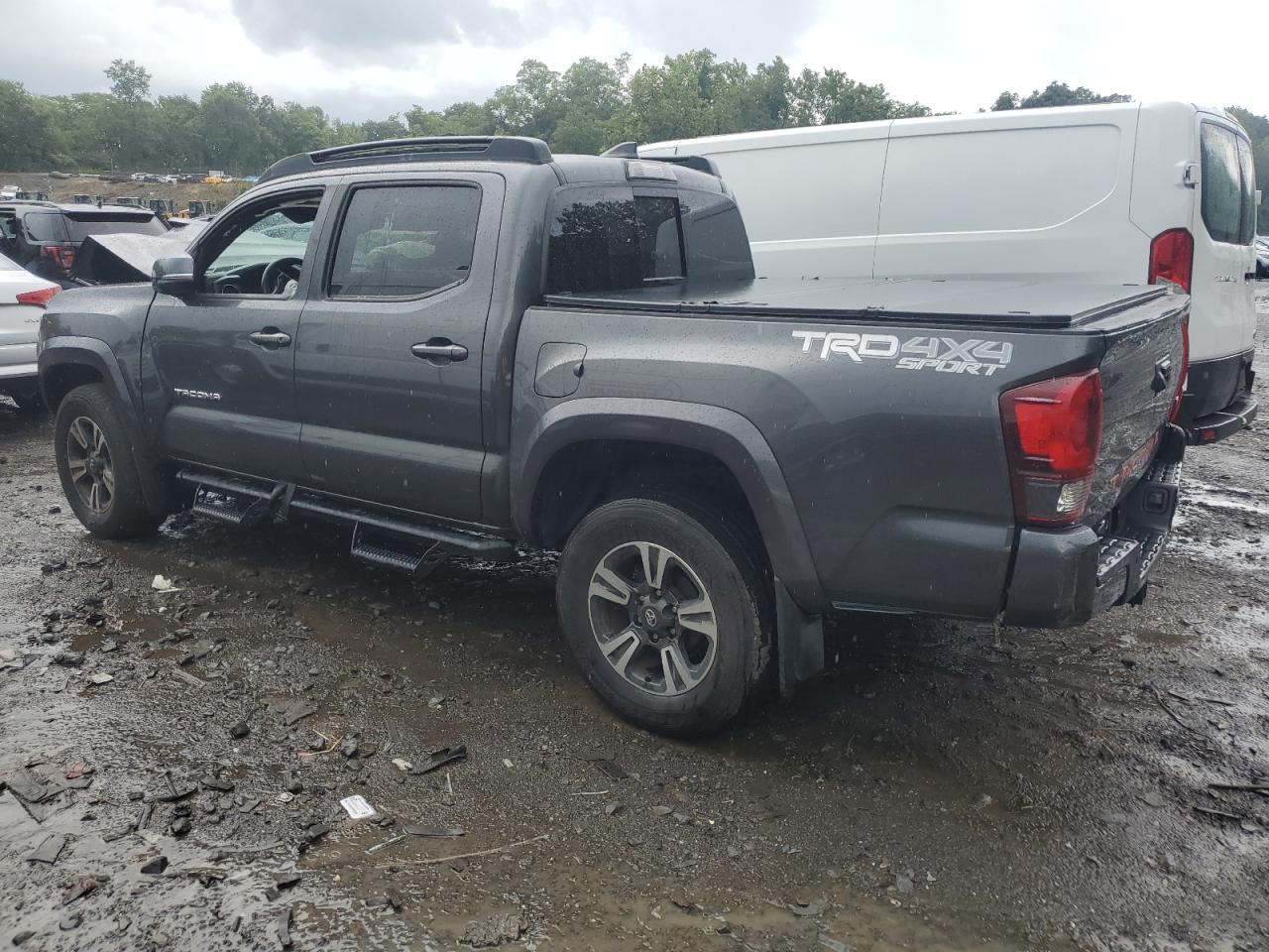 2019 TOYOTA TACOMA DOU - Фото 2