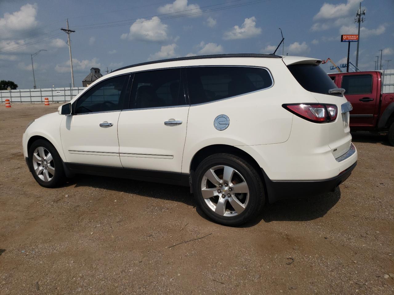 2014 CHEVROLET TRAVERSE L - Image 2