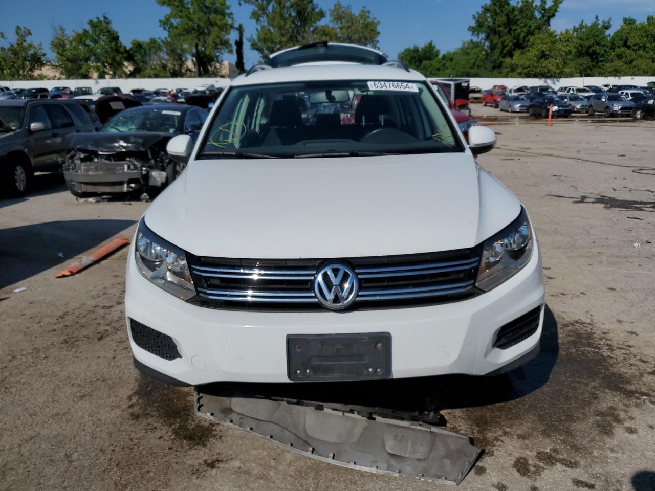 2015 VOLKSWAGEN TIGUAN S - Фото 5