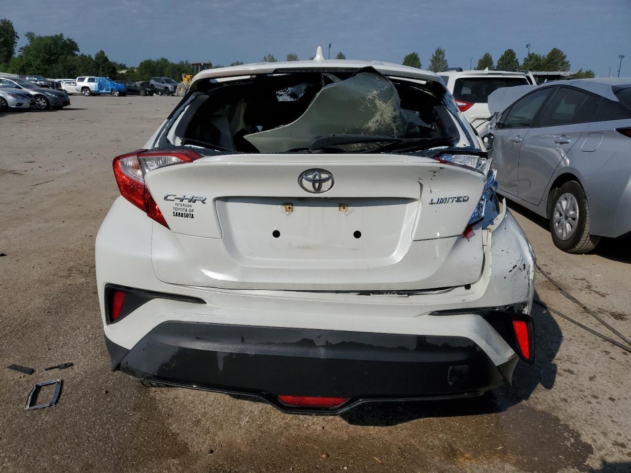 2019 TOYOTA C-HR XLE - Фото 6