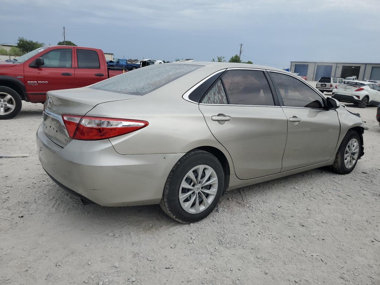 2015 TOYOTA CAMRY LE - Image 3