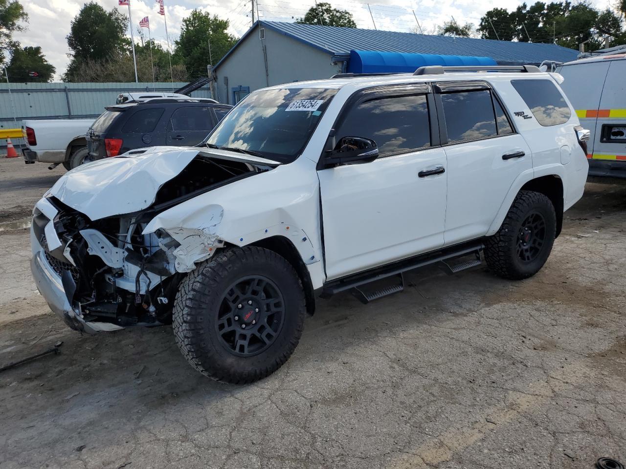 2024 TOYOTA 4RUNNER SR
