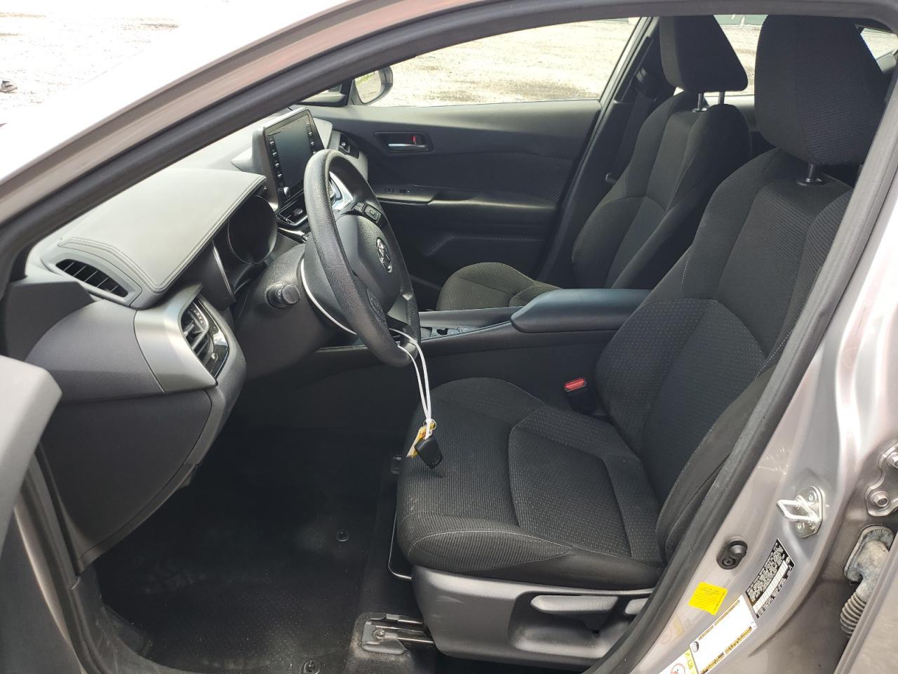 2019 TOYOTA C-HR XLE - Image 7