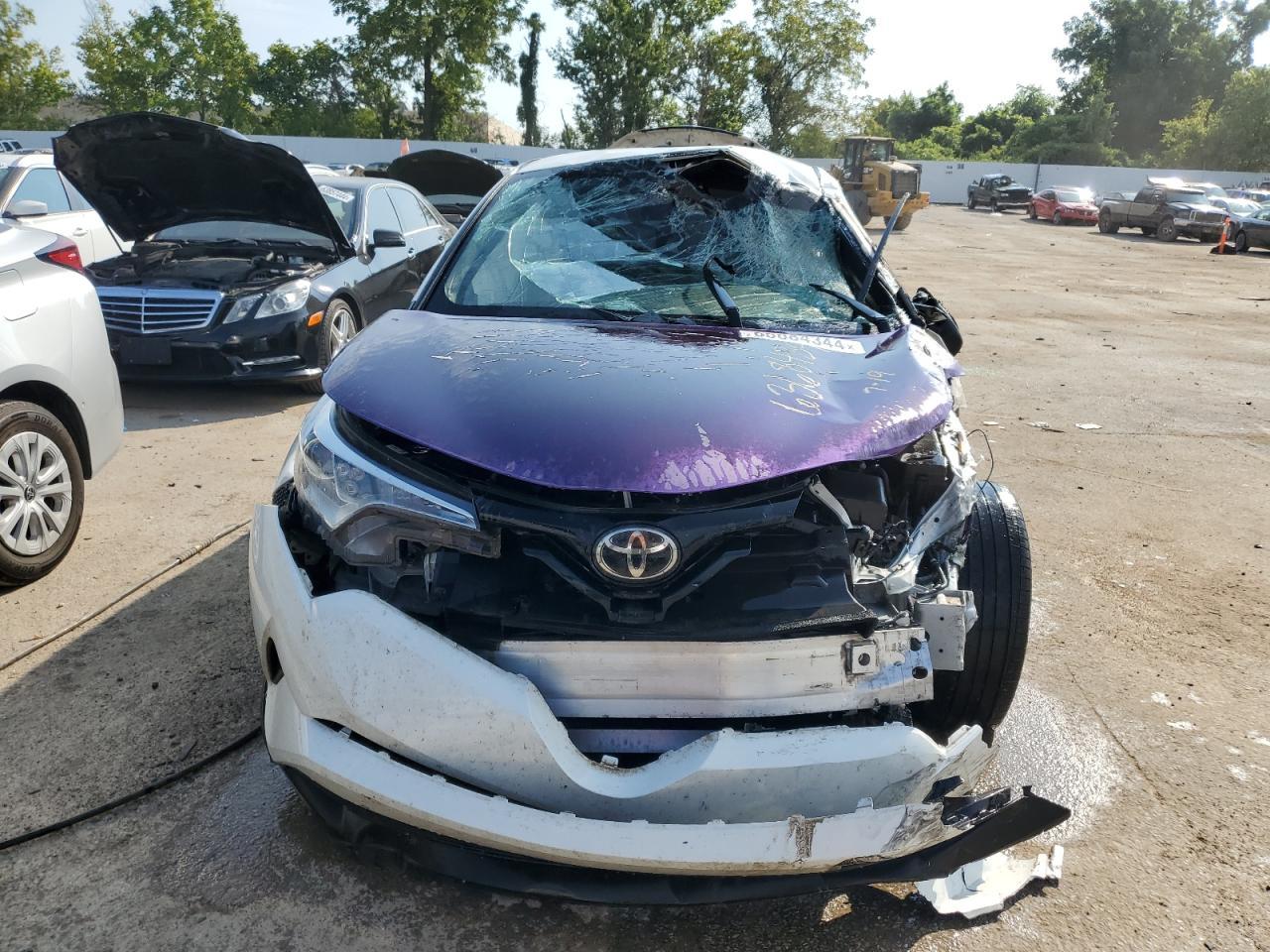 2019 TOYOTA C-HR XLE - Фото 5