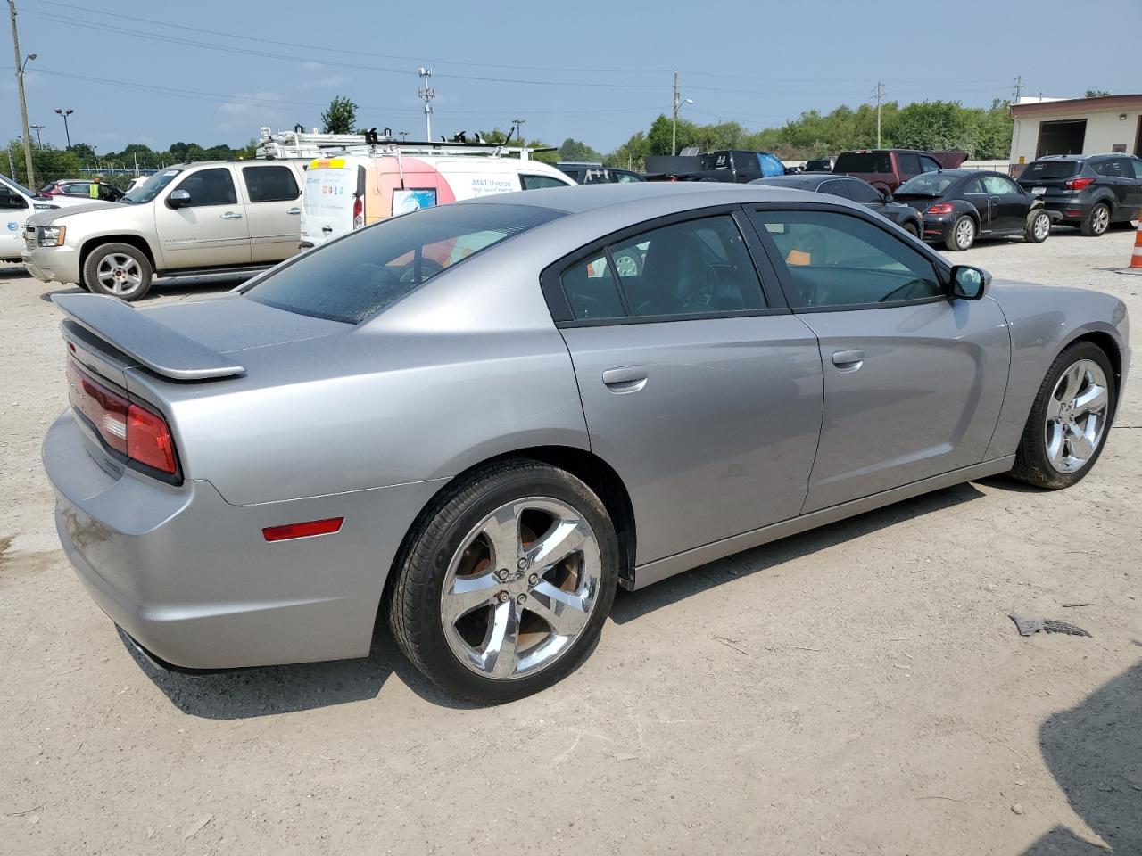 2013 DODGE CHARGER SE - Фото 3