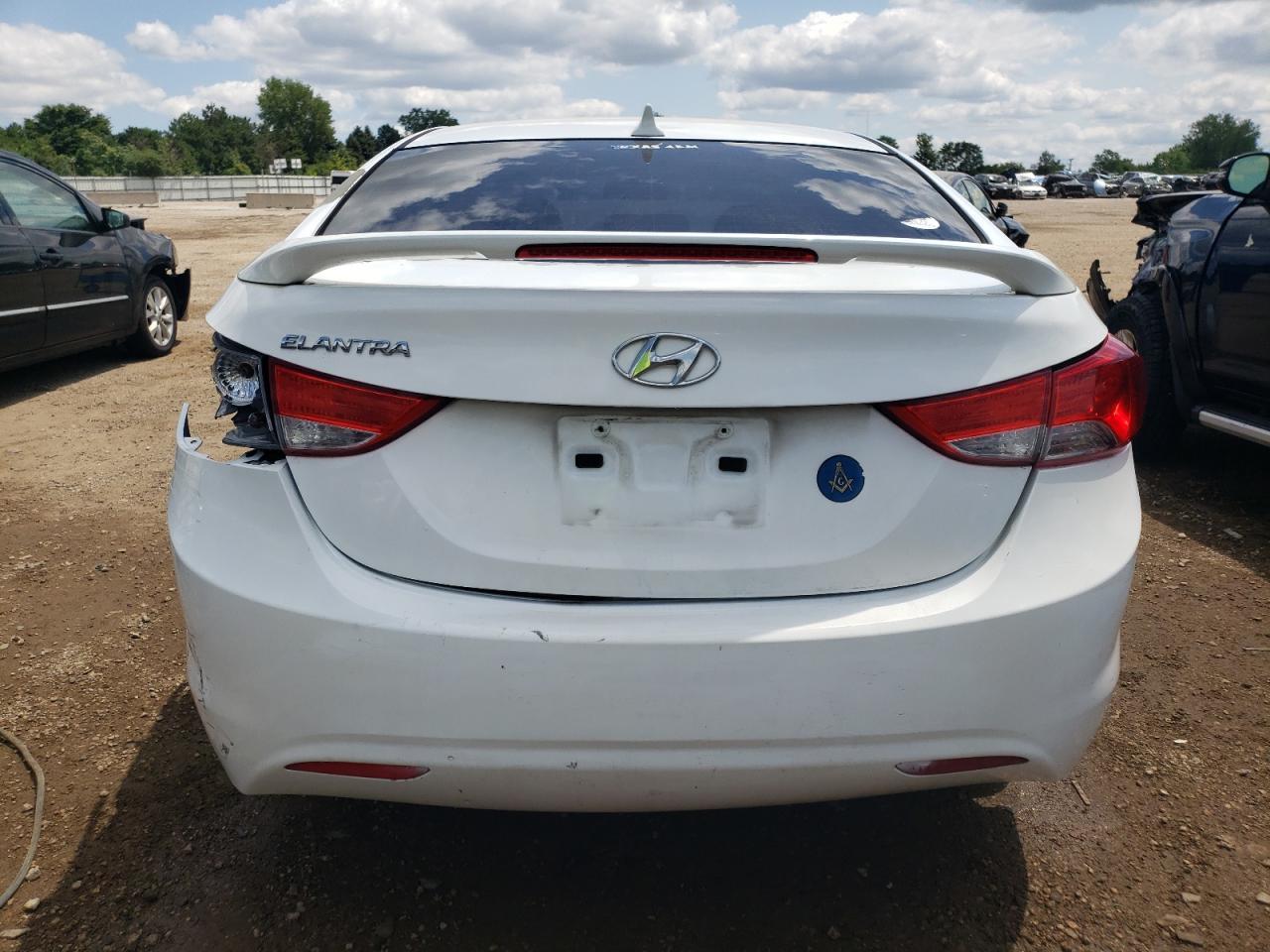 2013 HYUNDAI ELANTRA GL - Image 6