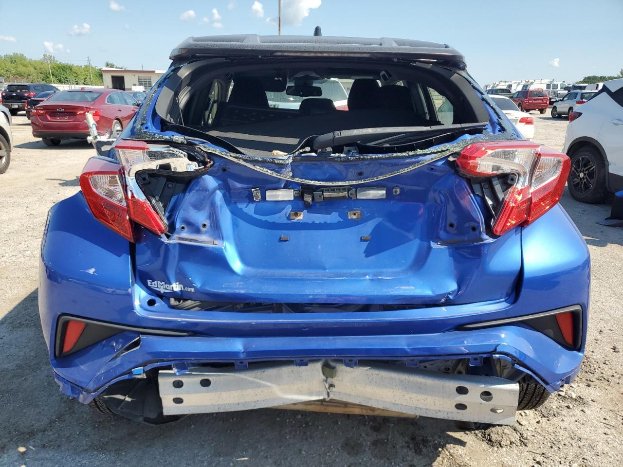 2019 TOYOTA C-HR XLE - Image 6