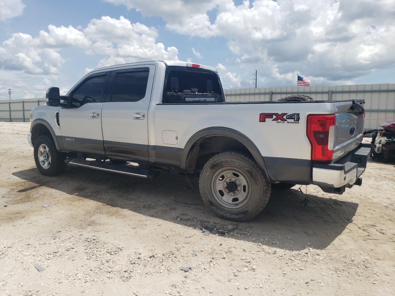 2017 FORD F250 SUPER - Image 2
