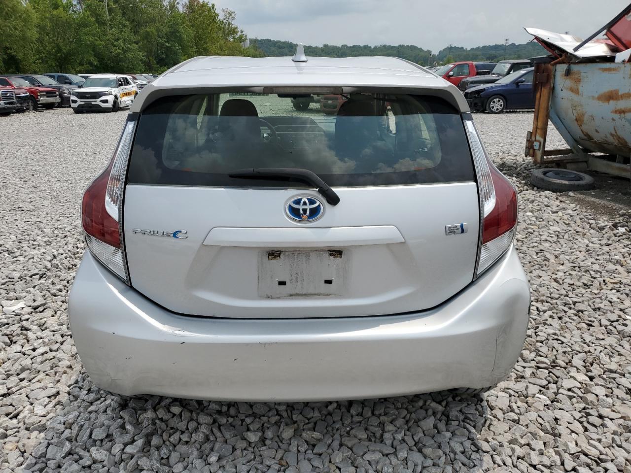 2015 TOYOTA PRIUS C - Фото 6