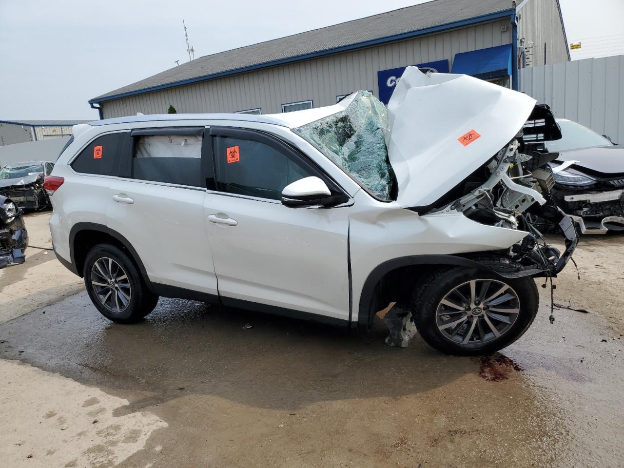 2019 TOYOTA HIGHLANDER - Image 4