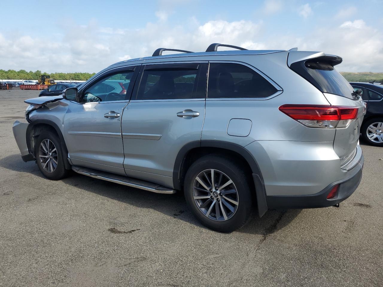 2018 TOYOTA HIGHLANDER - Image 2