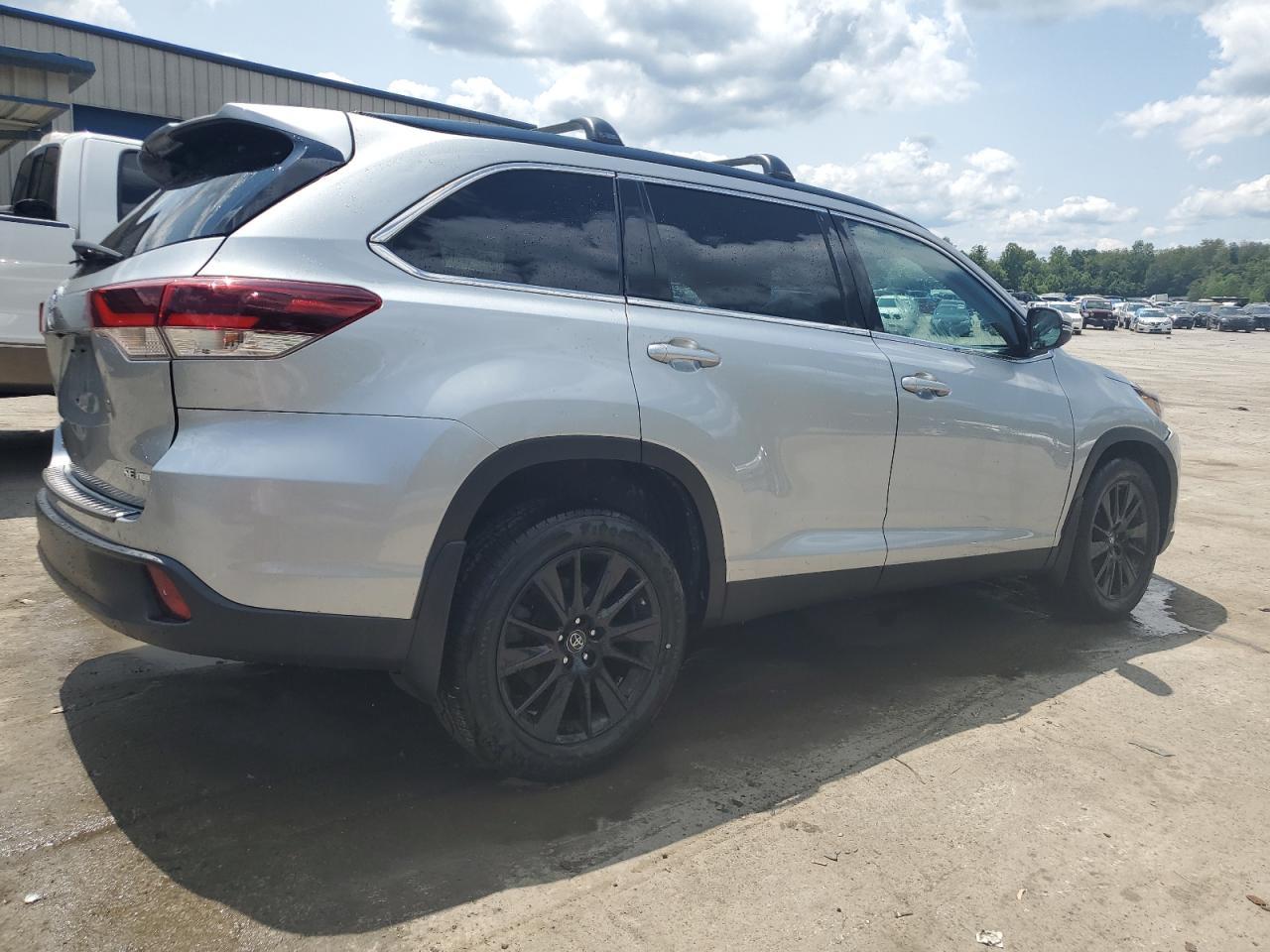 2019 TOYOTA HIGHLANDER - Image 3