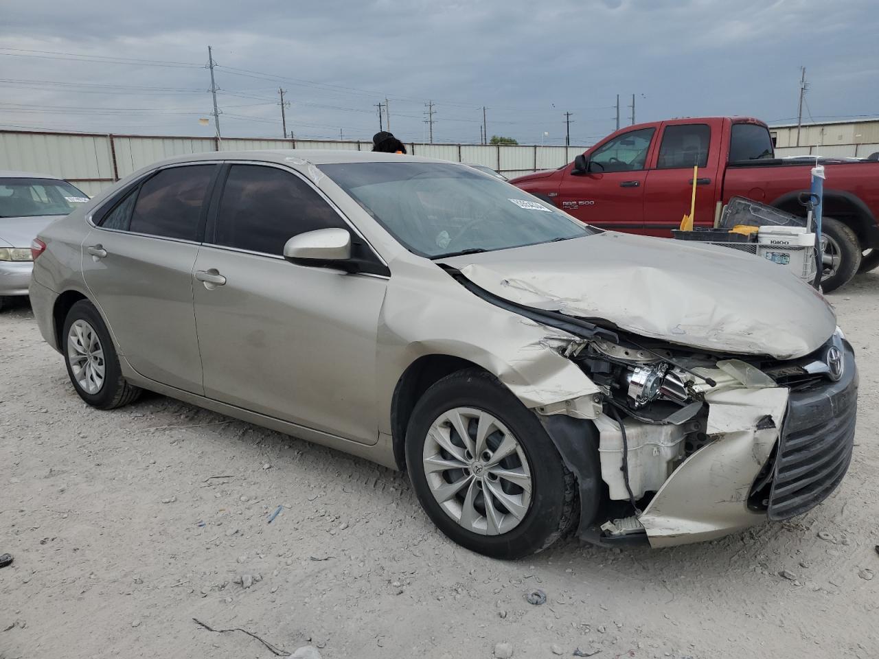 2015 TOYOTA CAMRY LE - Image 4