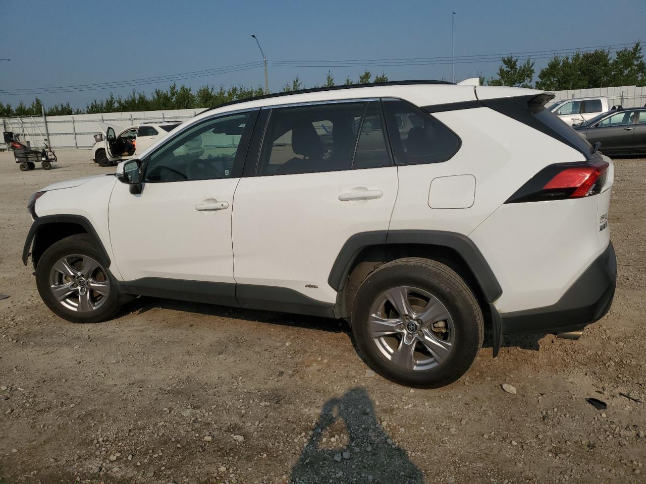 2022 TOYOTA RAV4 XLE - Фото 2