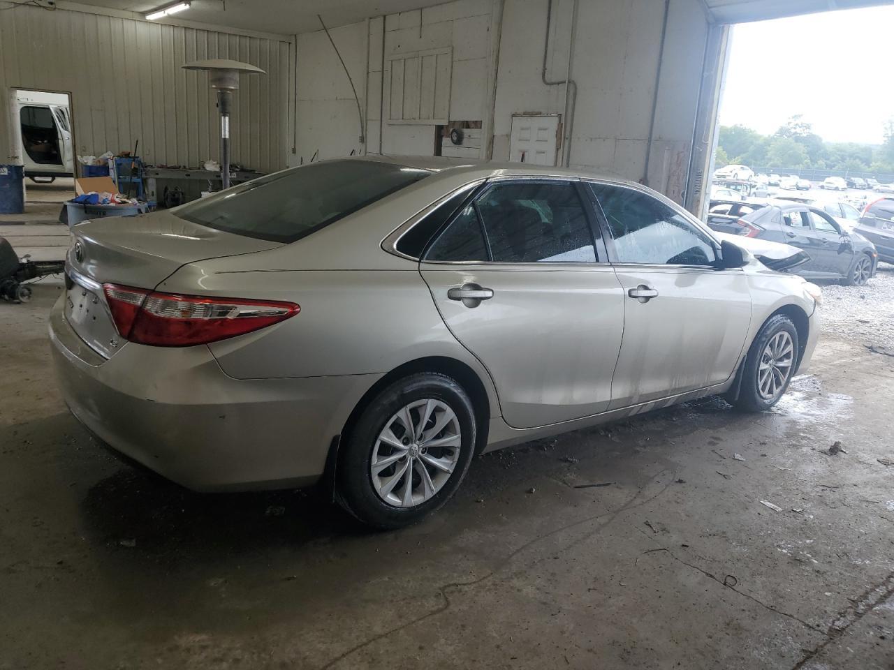 2017 TOYOTA CAMRY LE - Фото 3