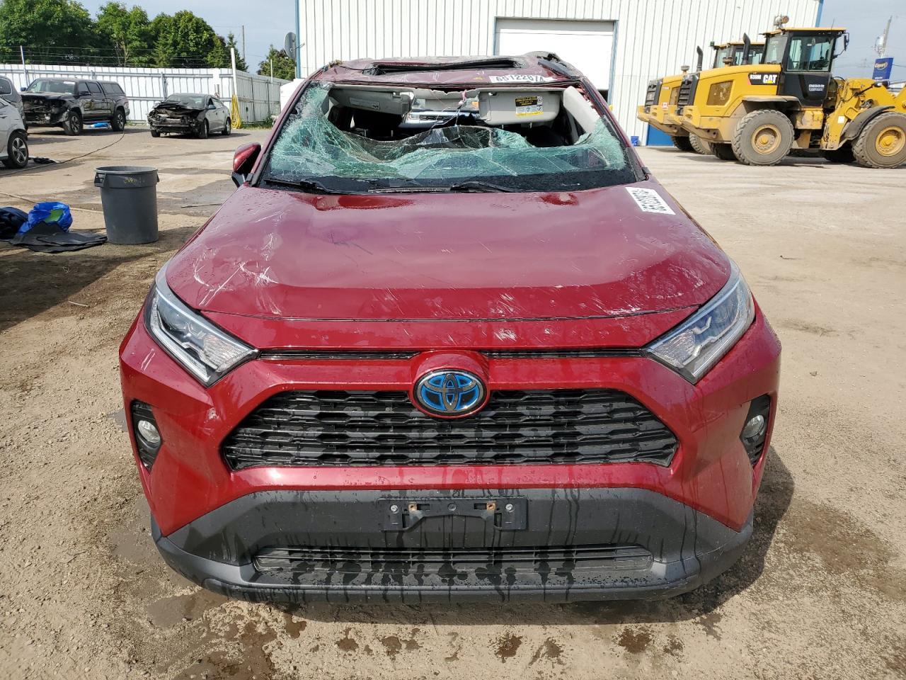 2020 TOYOTA RAV4 XLE - Image 5