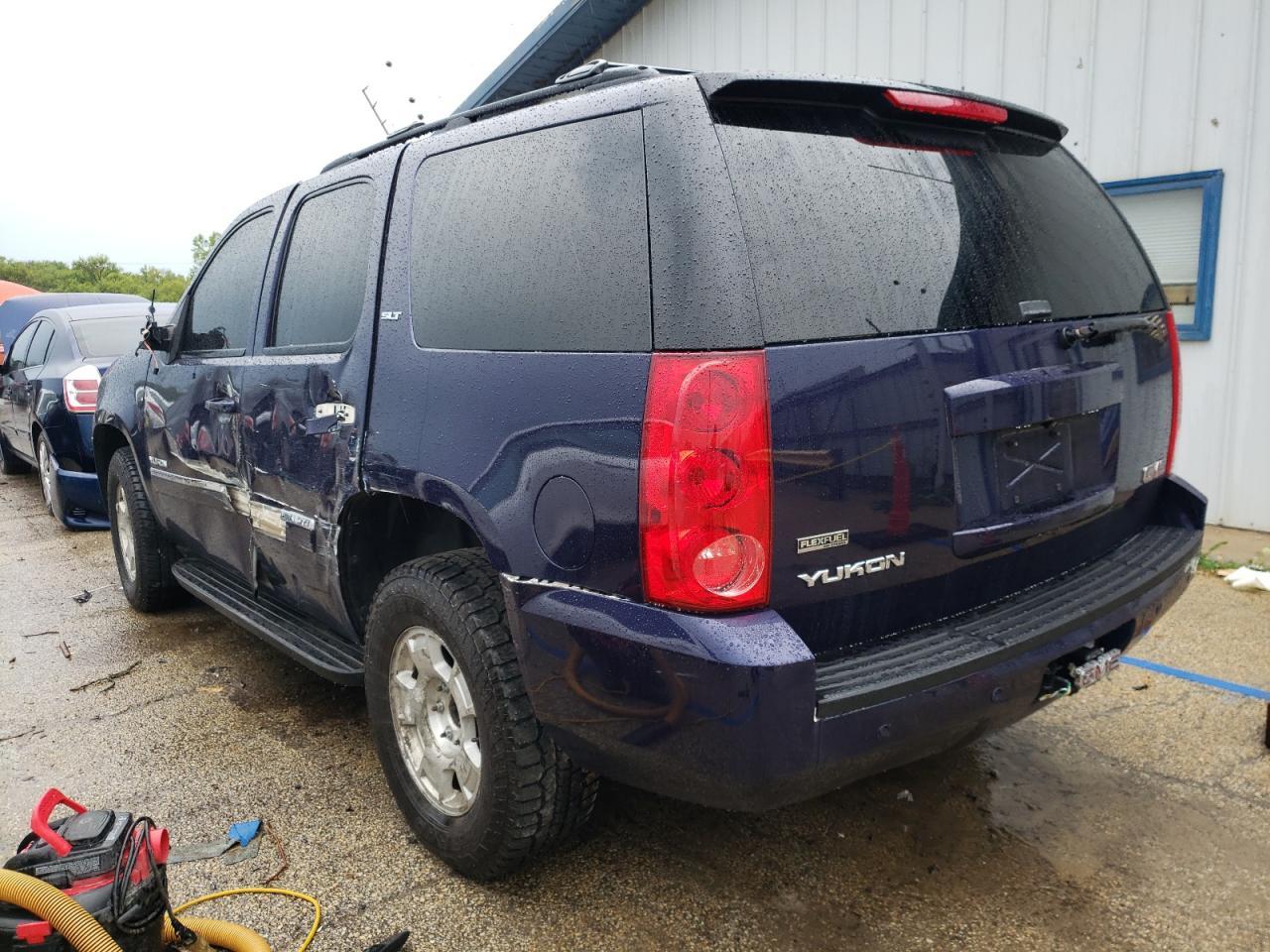 2012 GMC YUKON SLT - Фото 2