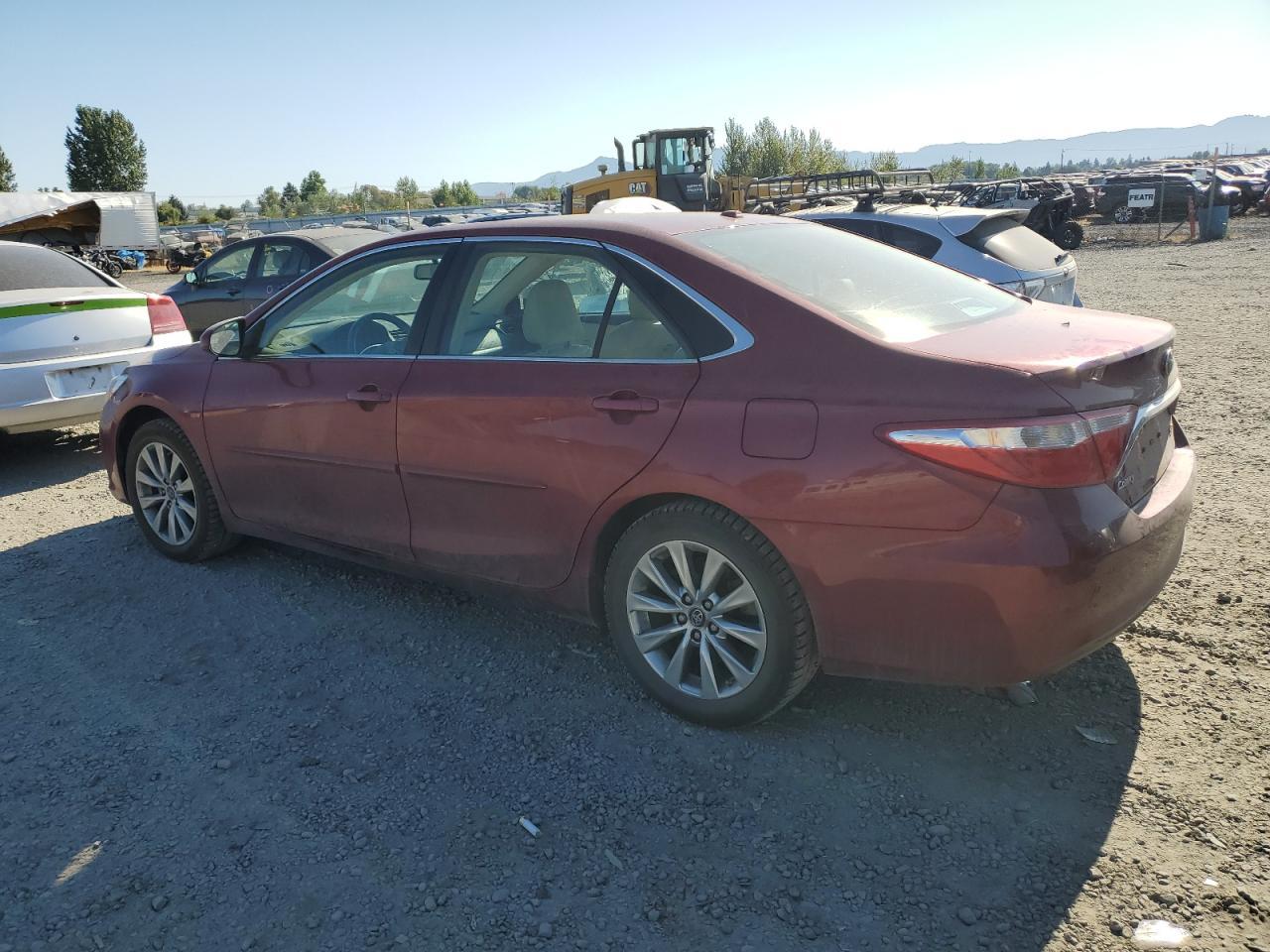2017 TOYOTA CAMRY LE - Фото 2