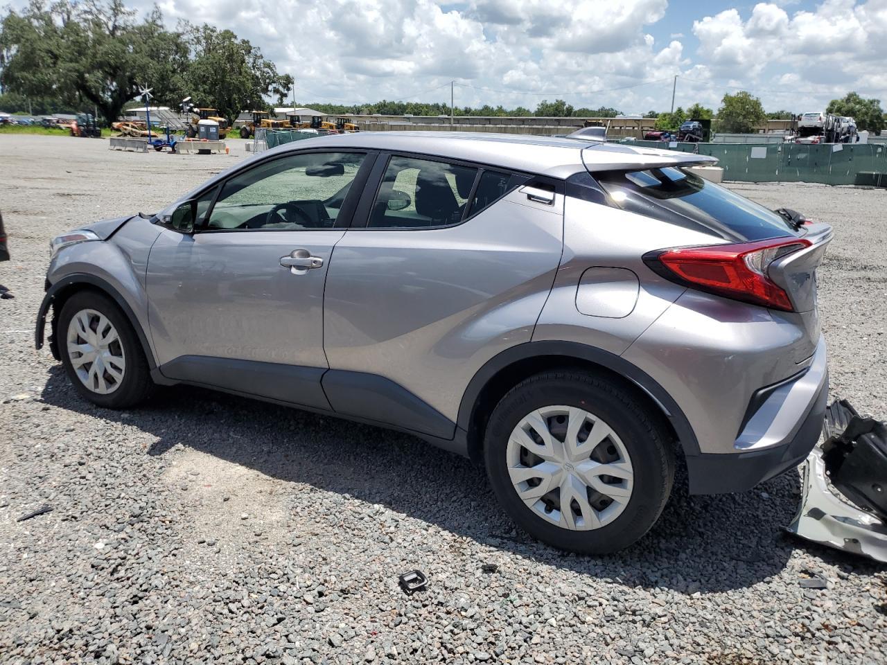 2019 TOYOTA C-HR XLE - Image 2