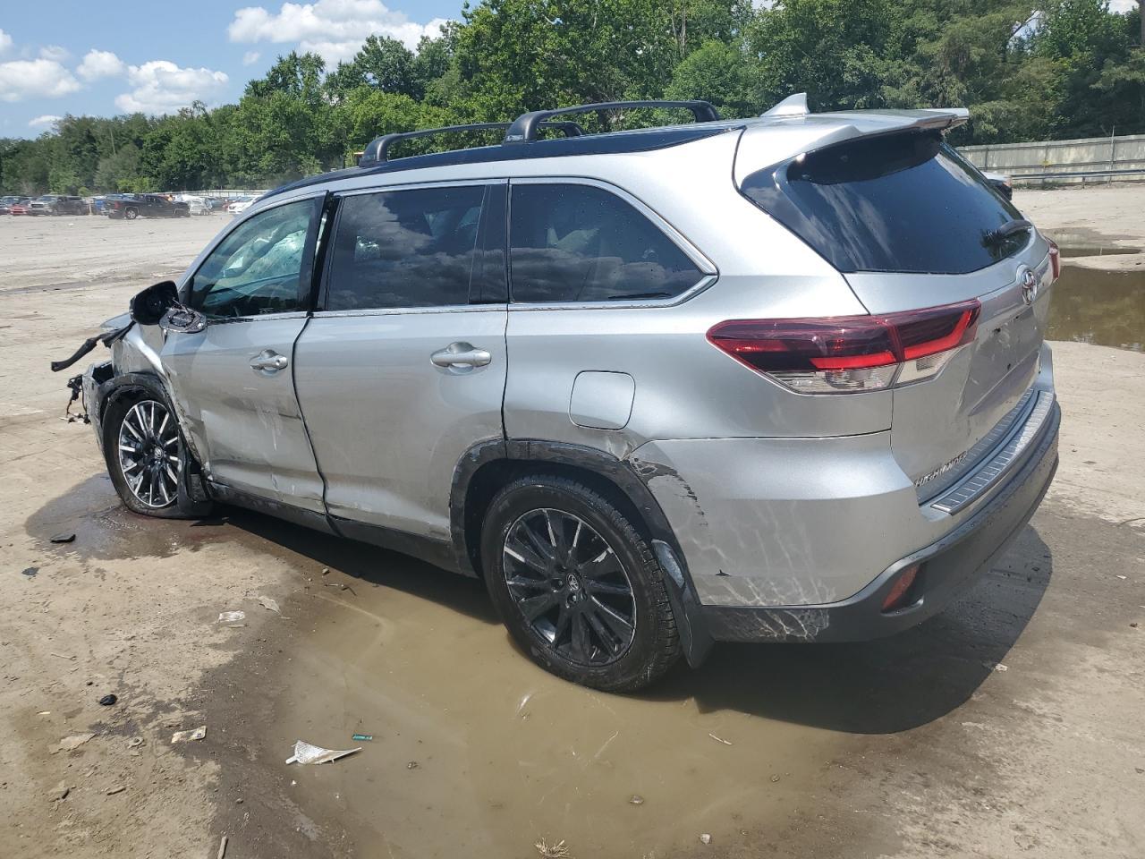 2019 TOYOTA HIGHLANDER - Image 2