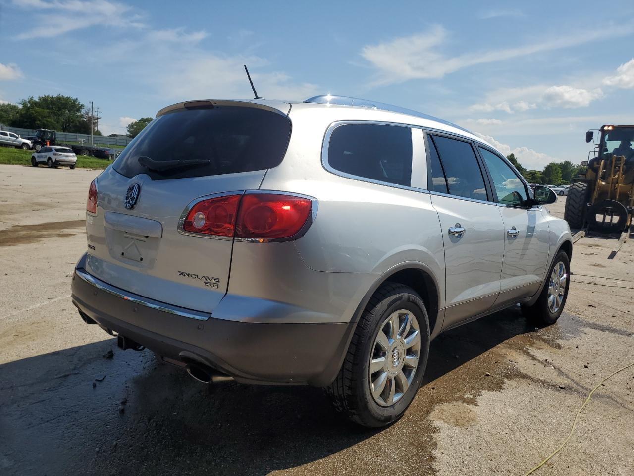 2011 BUICK ENCLAVE CX - Image 3