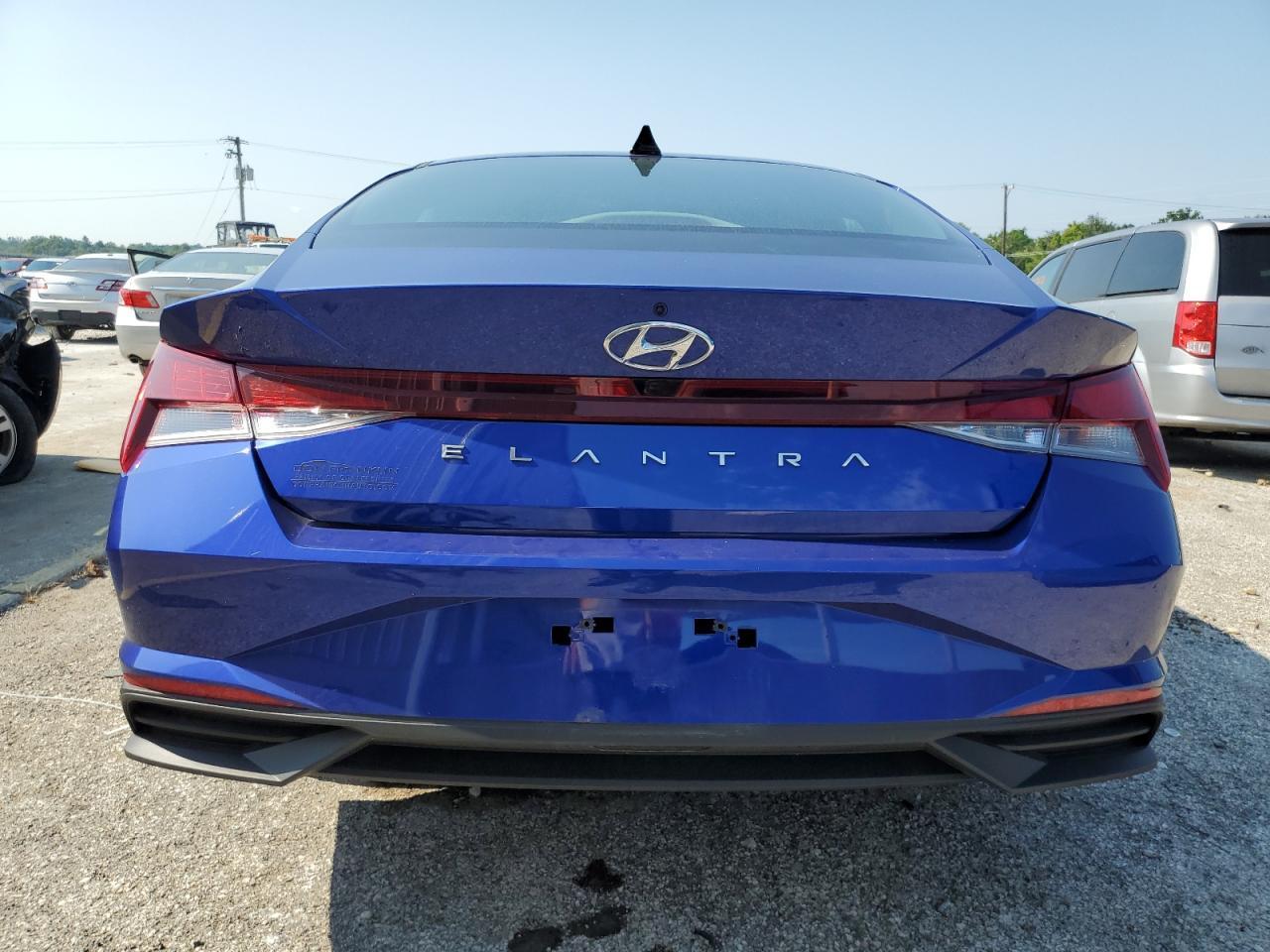2022 HYUNDAI ELANTRA SE - Image 6