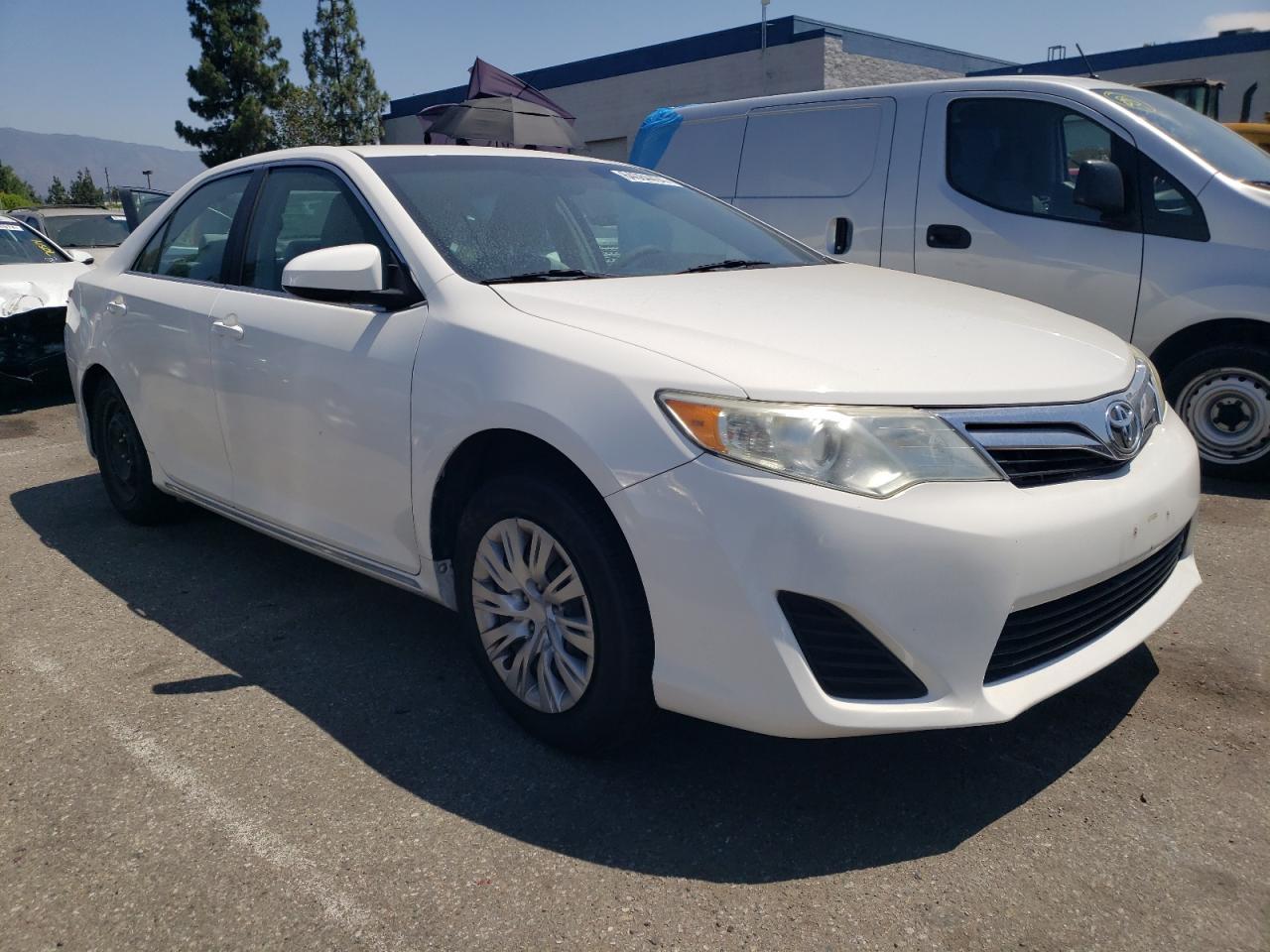 2014 TOYOTA CAMRY L - Фото 4