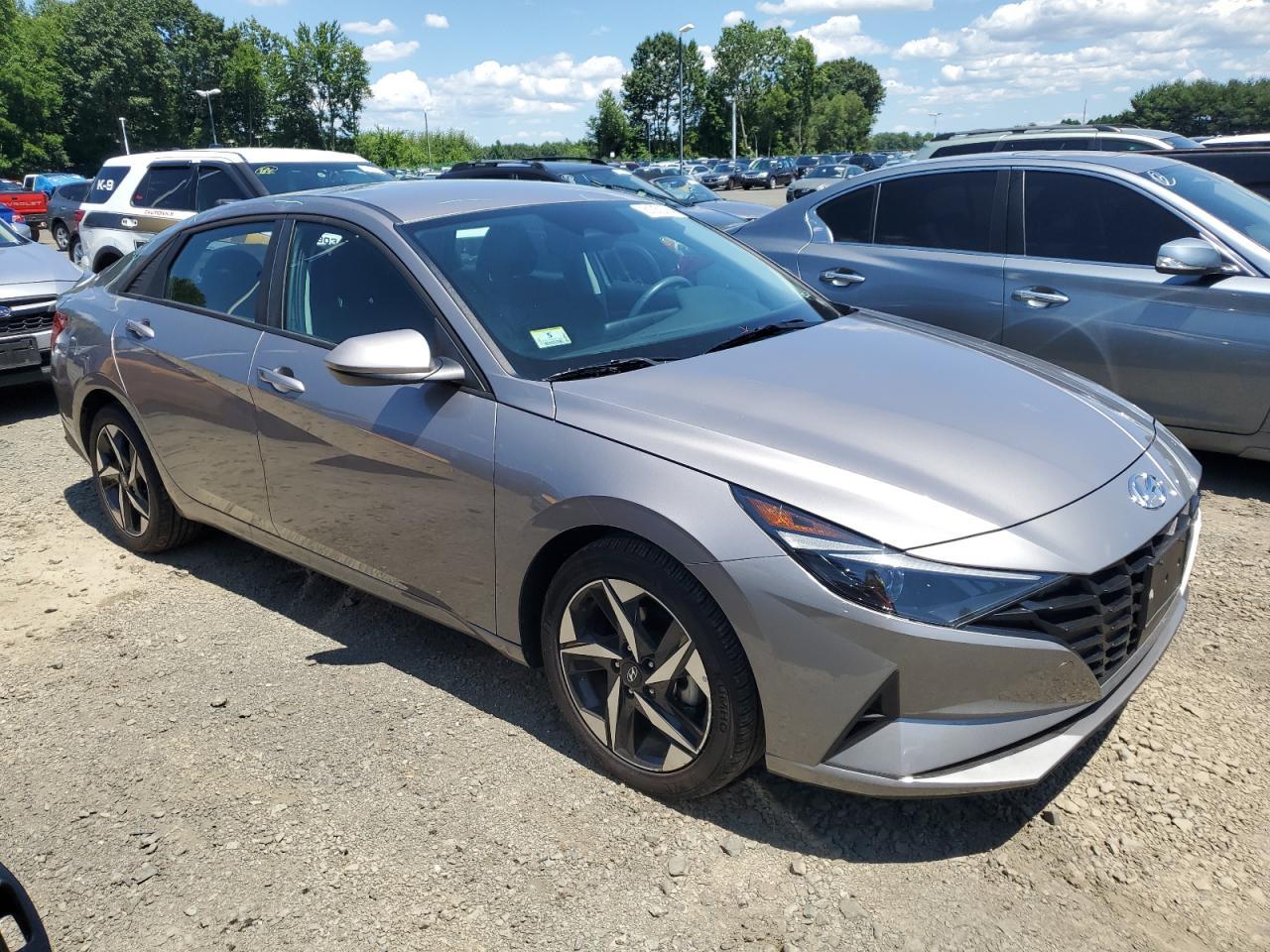 2023 HYUNDAI ELANTRA SE - Image 4