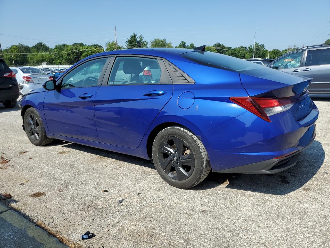 2022 HYUNDAI ELANTRA SE - Image 2