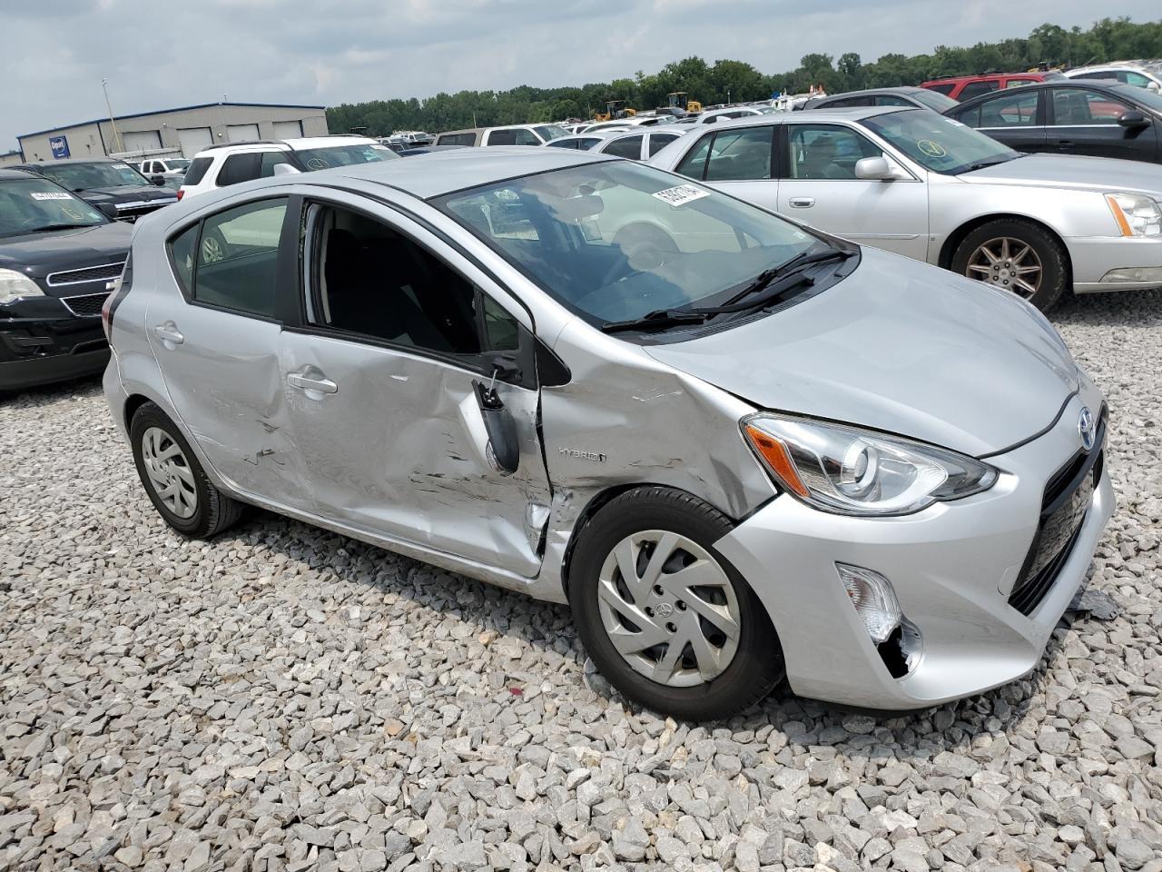 2015 TOYOTA PRIUS C - Фото 4