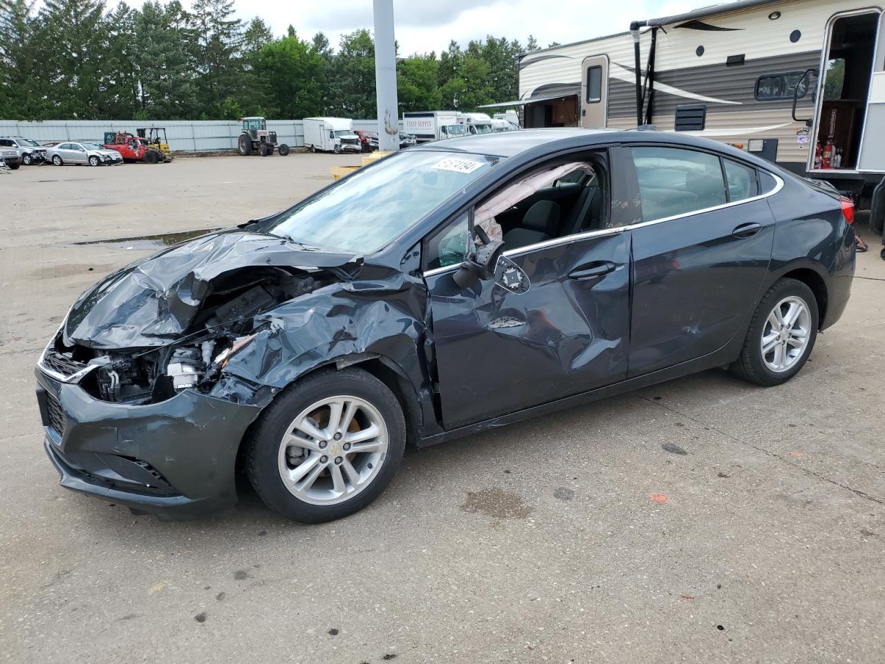 2017 CHEVROLET CRUZE LT