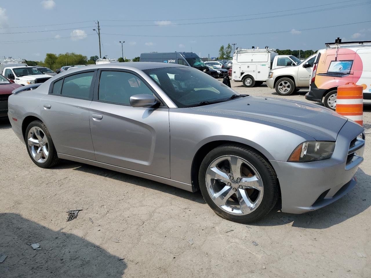 2013 DODGE CHARGER SE - Фото 4