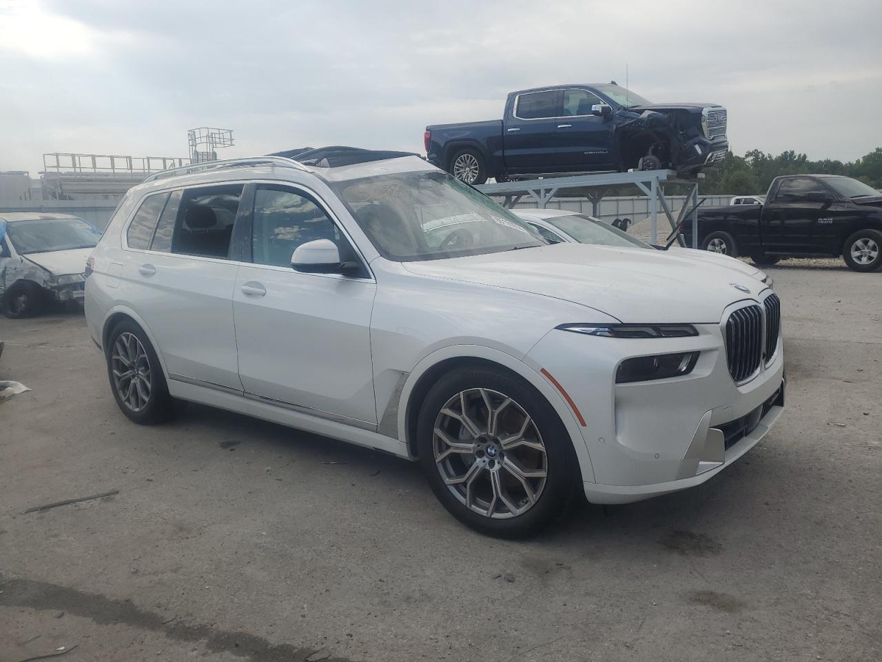 2024 BMW X7 XDRIVE4 - Image 4
