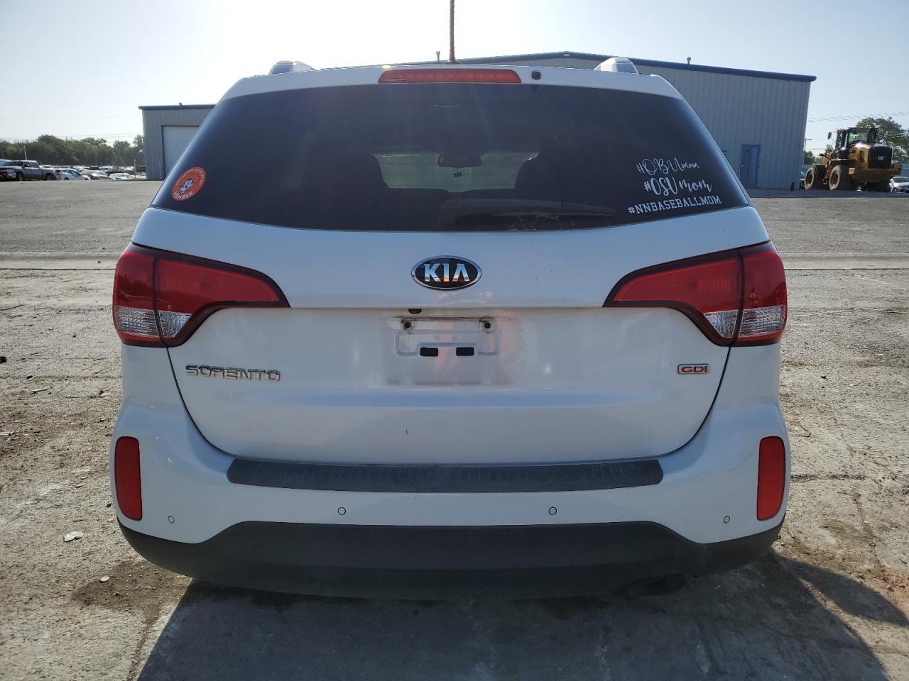 2014 KIA SORENTO LX - Image 6
