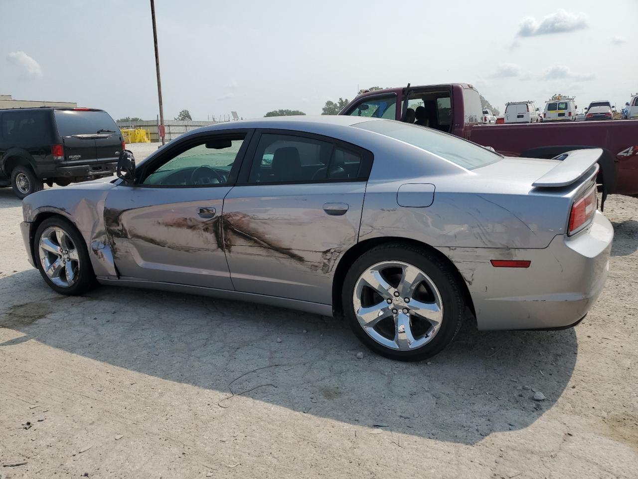 2013 DODGE CHARGER SE - Фото 2
