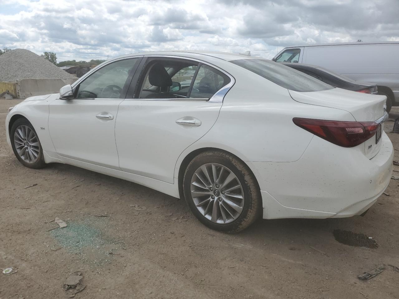2018 INFINITI Q50 LUXE - Фото 2