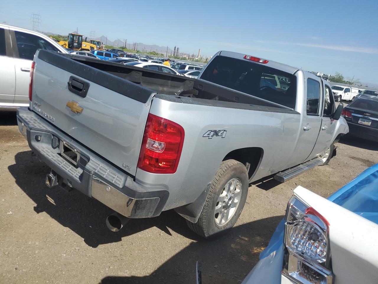 2013 CHEVROLET SILVERADO - Фото 3