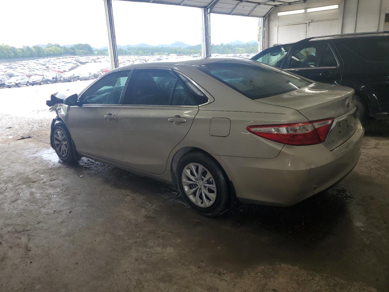 2017 TOYOTA CAMRY LE - Фото 2