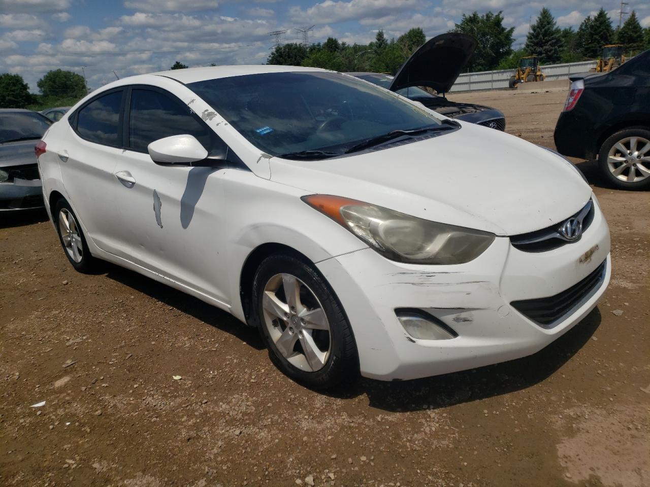 2013 HYUNDAI ELANTRA GL - Image 4