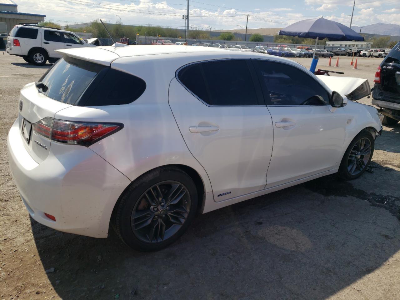 2013 LEXUS CT 200 - Фото 3
