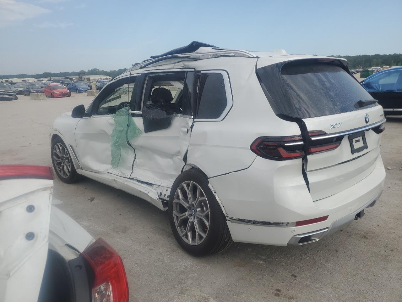 2024 BMW X7 XDRIVE4 - Image 2