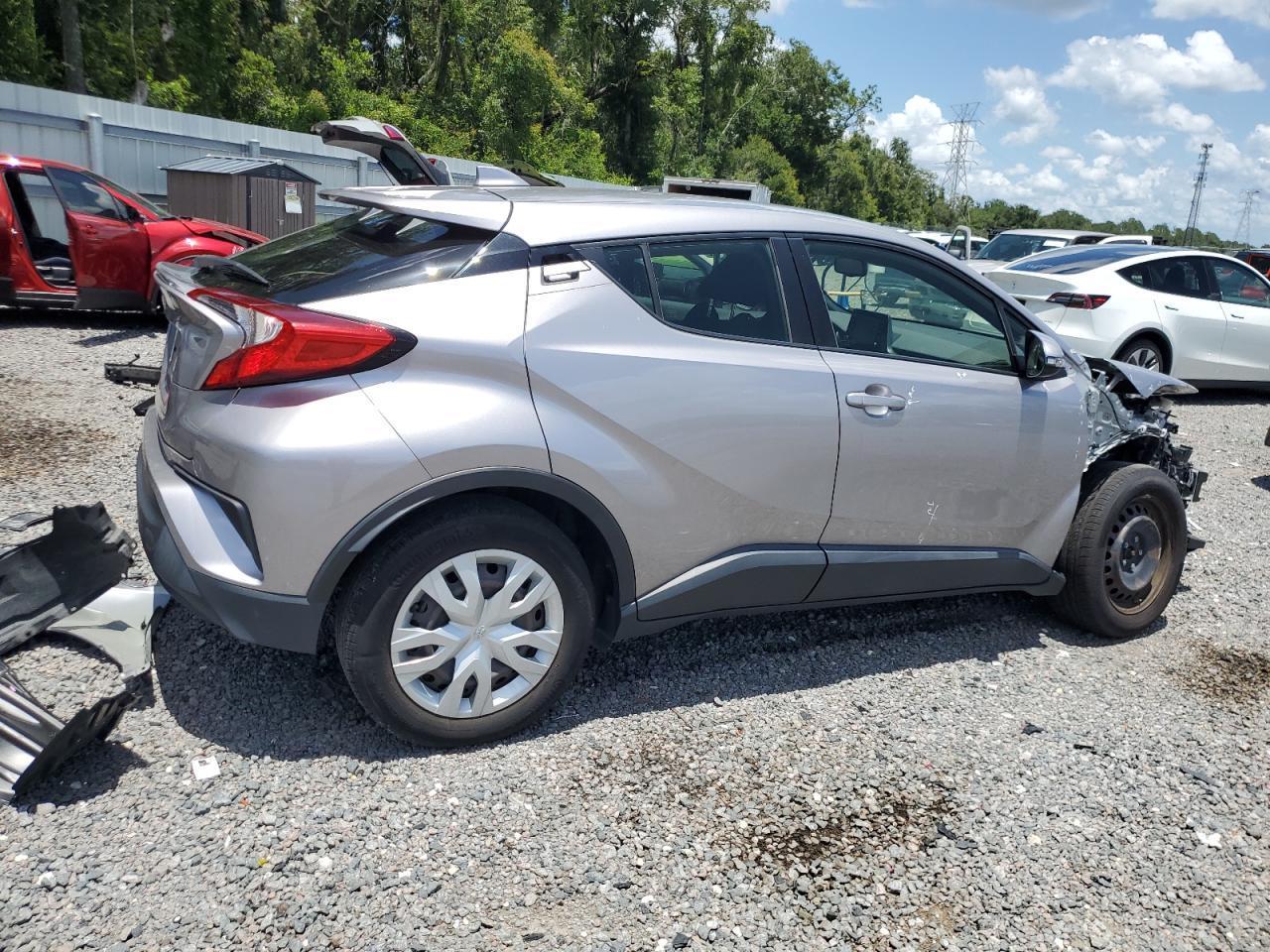 2019 TOYOTA C-HR XLE - Image 3